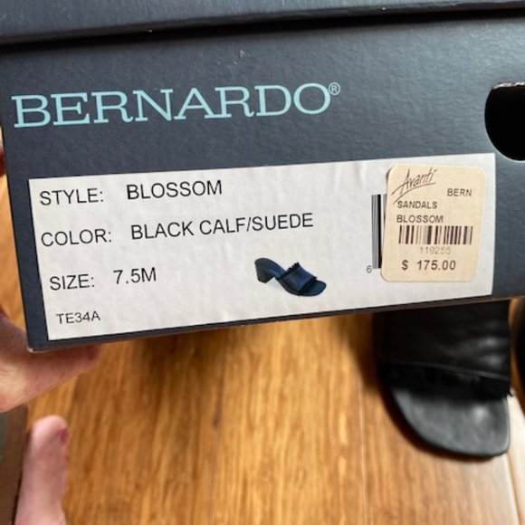 Bernardo Black Leather Mules - Picture 2 of 3